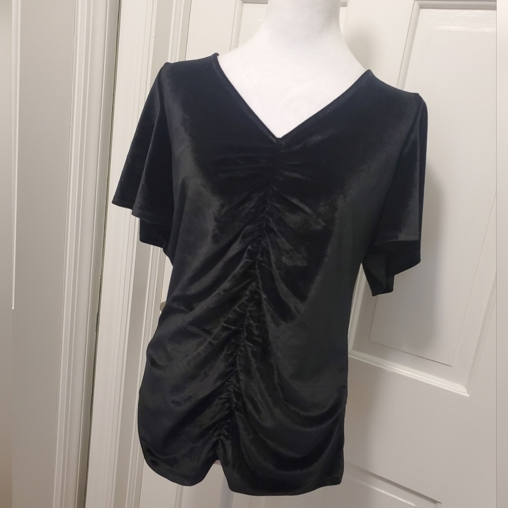 NWT Torrid Stretch Velvet Shirred Front Flutter Sleeve Top Black Size 00=M/L